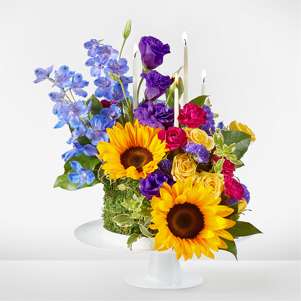 Star of the Day Floral Cake – Gathered Blooms By Emily, Fairburn GA