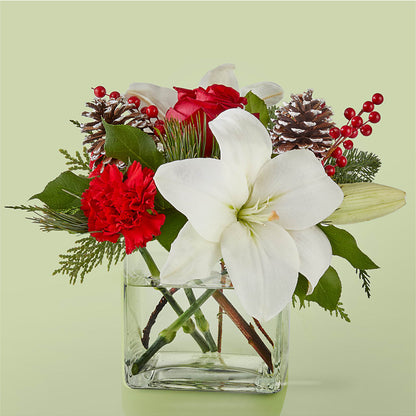 Glistening Icicles Bouquet –  Gathered Blooms By Emily, Fairburn GA