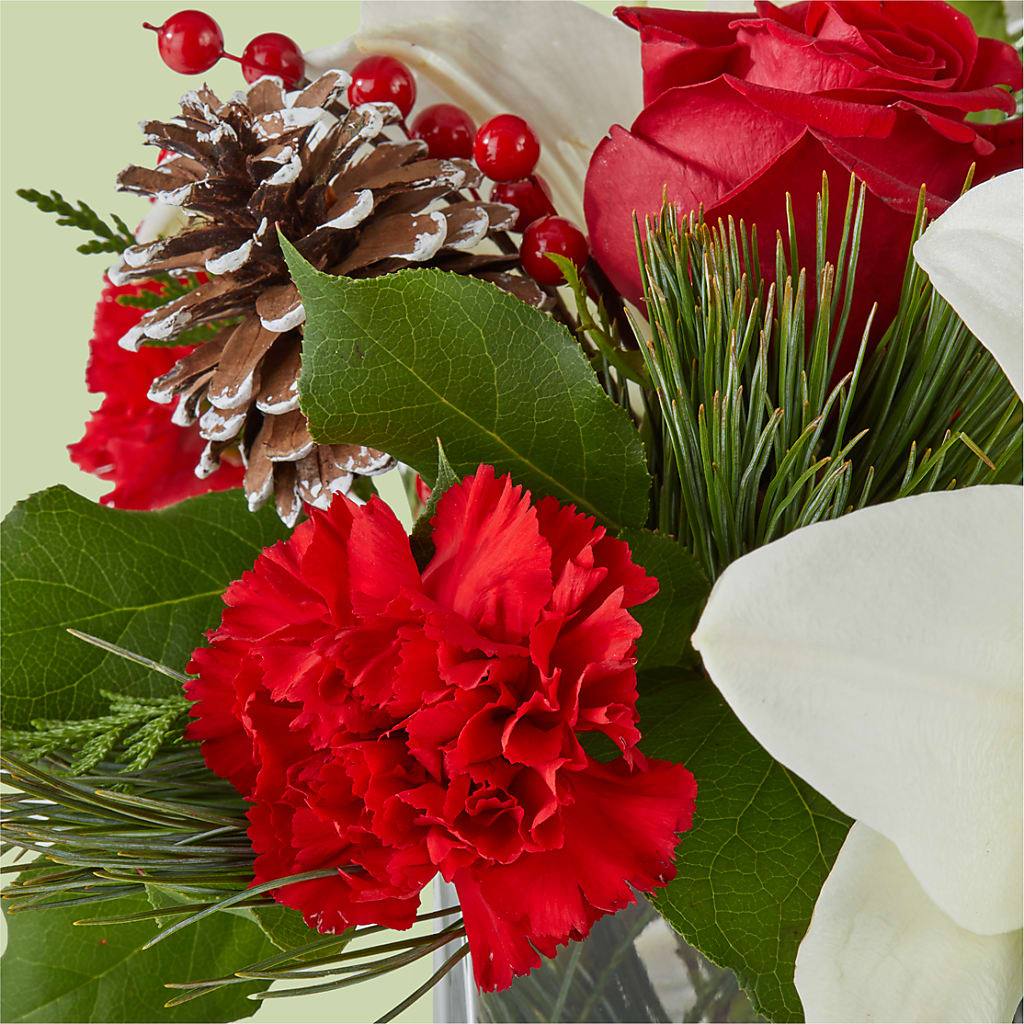 Glistening Icicles Bouquet –  Gathered Blooms By Emily, Fairburn GA